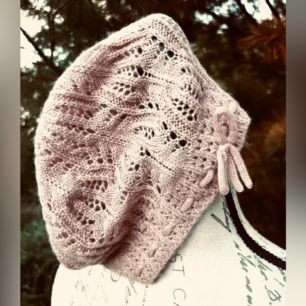 Women’s Knit Beanie/Hat with Bow Tie
One Size
Like New/Never Worn 
Pink